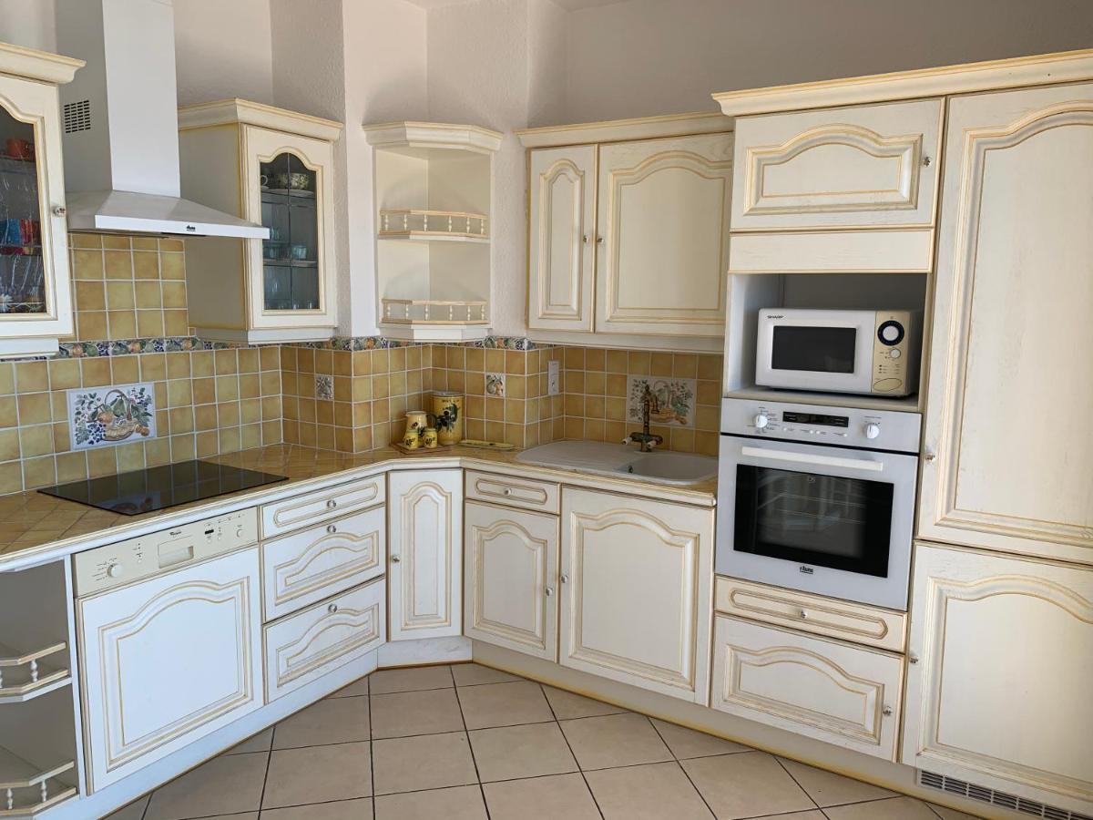 Le Latania Apartment แซ็งต์-แมกซีม ภายนอก รูปภาพ