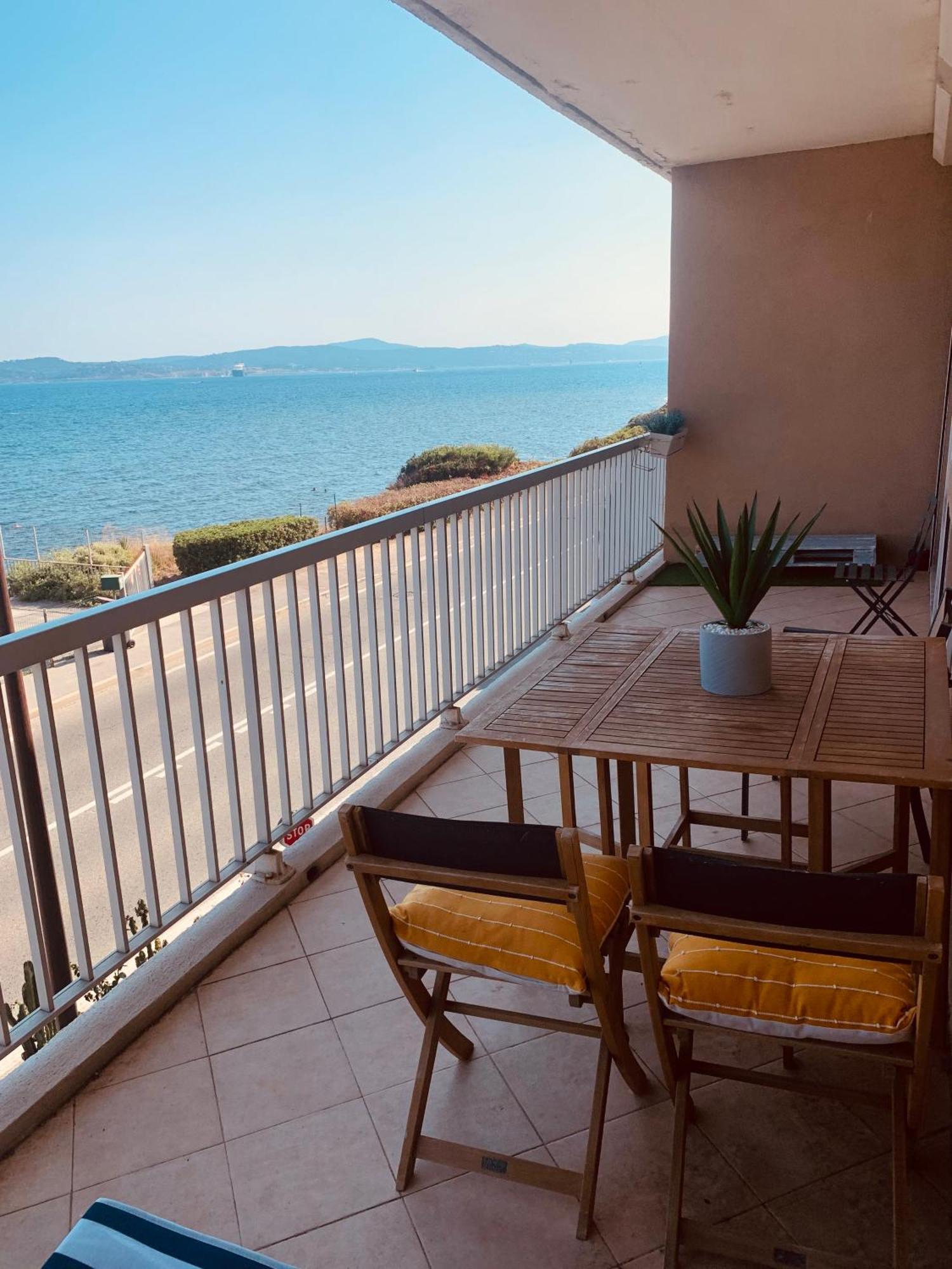 Le Latania Apartment แซ็งต์-แมกซีม ภายนอก รูปภาพ